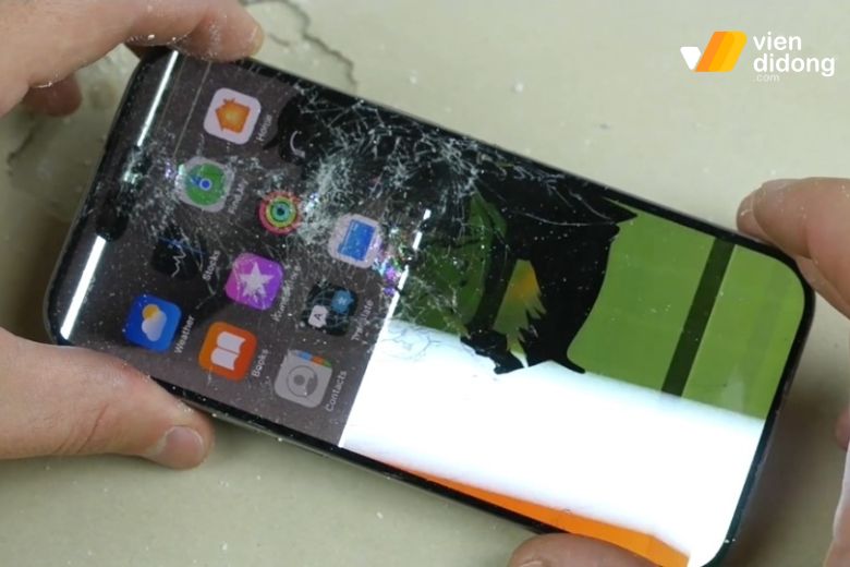 dấu hiệu cần thay màn hình iPhone 15 Pro