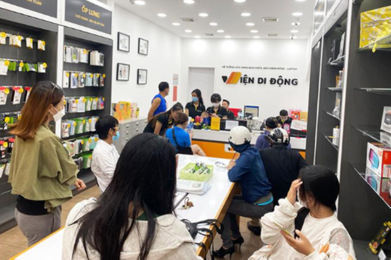 Thay pin iPhone 15 Pro Max 4 Viện Di Động là một trong những trung tâm thay pin iPhone 15 Pro Max hàng đầu