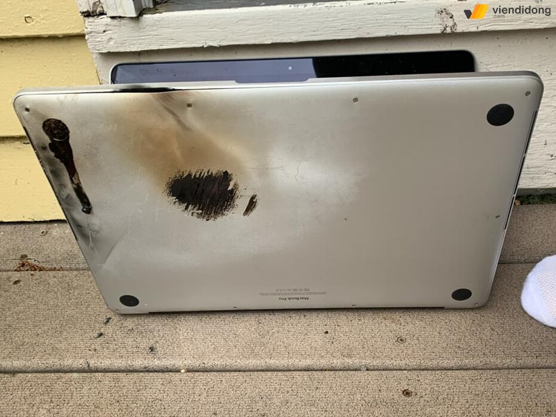 pin MacBook bị phồng cháy nổ