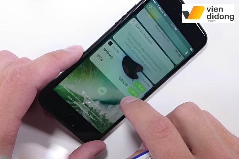 5 cách khắc phục màn hình iPhone bị chấm đen đơn giản 12 màn hình iPhone bị chấm đen