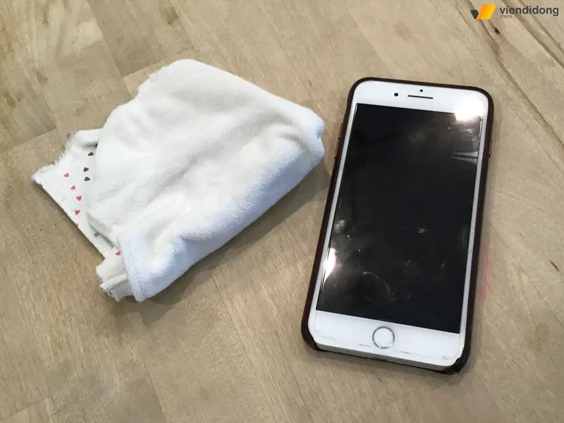 iPhone 7 Plus bị lỗi màn hình vệ sinh