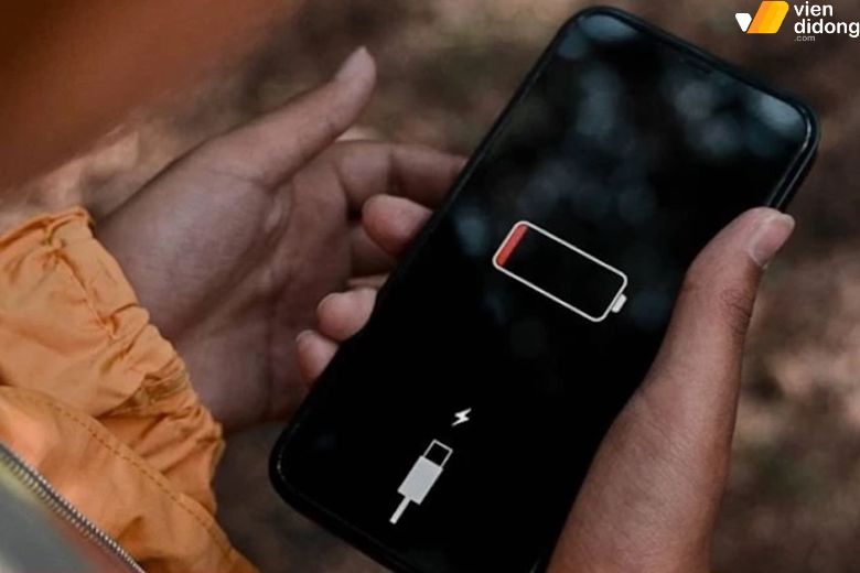 Thiết bị chỉ sử dụng được khoảng 4–6 giờ là dấu hiệu cần thay pin iPhone 15 Plus ngay