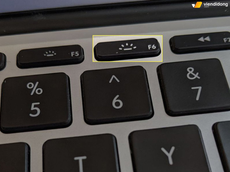 cách làm bàn phím Laptop sáng macbook
