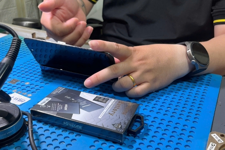 Thay pin Horizone iPhone 14 Pro 1 Thay pin Horizone iPhone 14 Pro