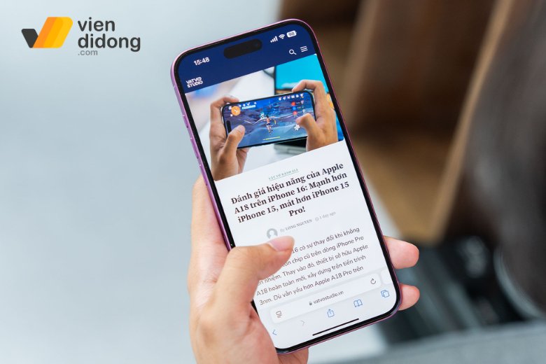 Bạn có thể thỏa thích xem video, lướt web mà không sợ tốn pin trên iPhone 16 Plus