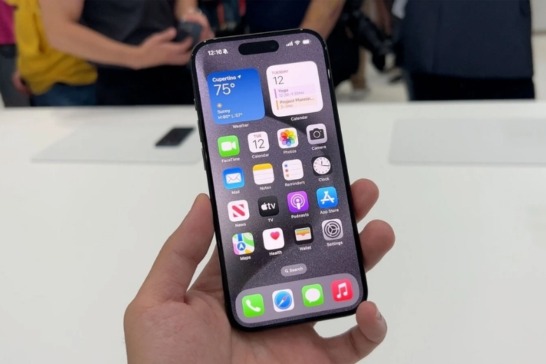 dung lượng 256GB trên iPhone 15 Pro 256GB cũ so với bản 128GB