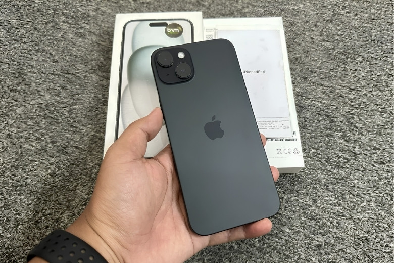iPhone 15 128GB Fullbox Cũ 2 So sánh iPhone 15 Fullbox trùng IMEI và máy trần không kèm phụ kiện