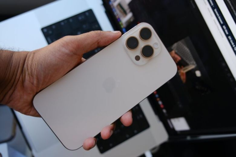 iPhone 16 Pro likenew có ngoại hình sáng máy, trầy xước rất ít