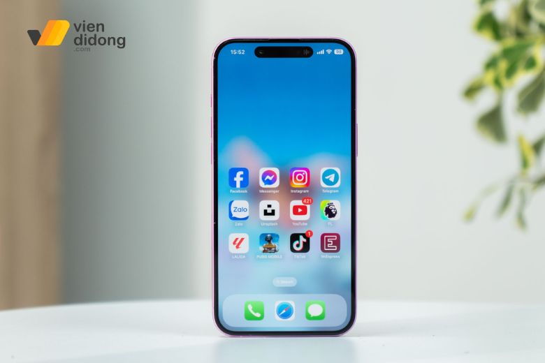 iPhone 16 Plus có dung lượng pin 4.674 mAh dùng được cả ngày