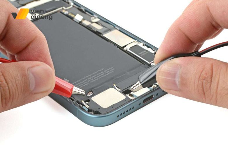 Nên thay pin iPhone 16 Plus loại nào?