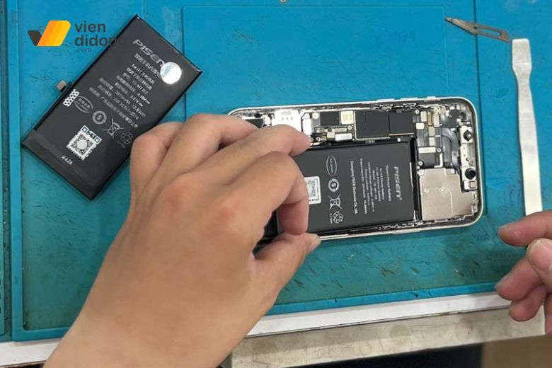 Vì sao nên thay pin iPhone 16 tại Viện Di Động?