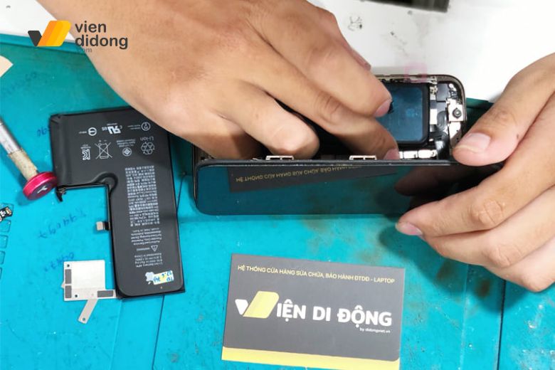 Địa chỉ thay pin iPhone 16 Plus