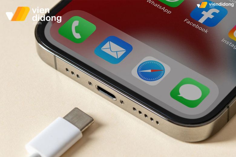 Tại sao pin iPhone còn nhưng vẫn sập nguồn? 9 Sạc iPhone đúng cách theo quy tắc 20–80 giúp bảo vệ pin và tránh sập nguồn bất thường