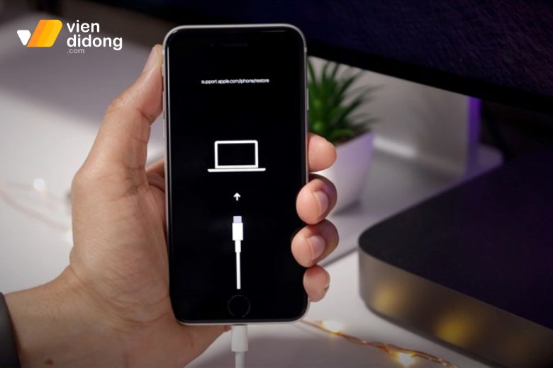iPhone bị trắng màn hình do đâu? Cách khắc phục nhanh chóng 5 iphone bị trắng màn hình