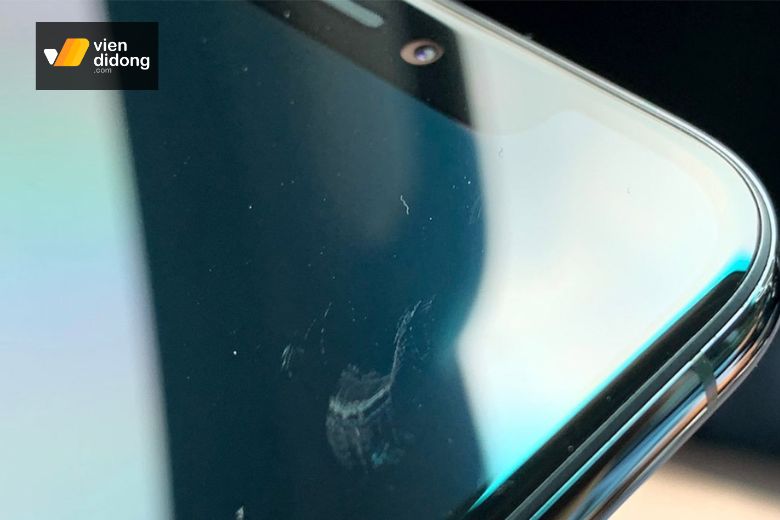 iPhone bị xước cấn là dòng sản phẩm cũ với giá bán rẻ cho nhu cầu dùng cơ bản