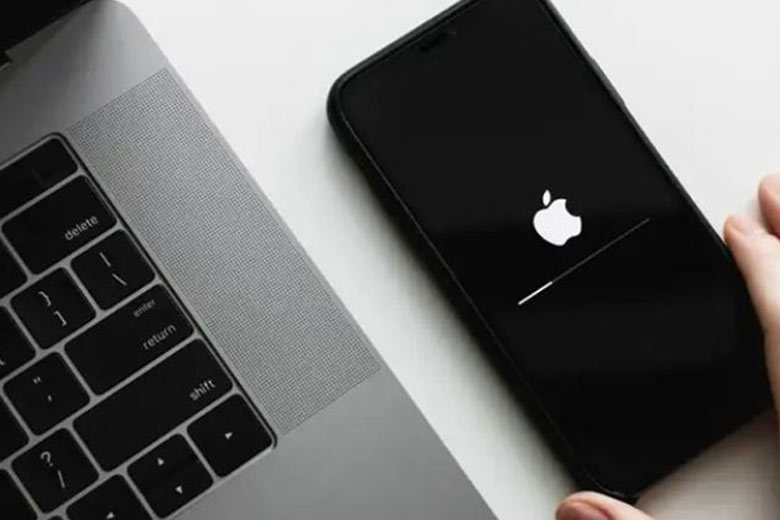 Làm sao nhận biết iPhone đang sạc pin khi tắt nguồn? Mẹo hay bạn cần biết 5 iPhone đang sạc pin khi tắt nguồn