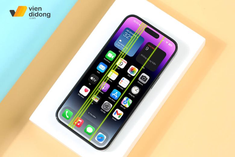 Cách xử lý iPhone 15 Plus bị sọc màn hình hiệu quả nhất 1 màn hình iphone 15 plus bị sọc