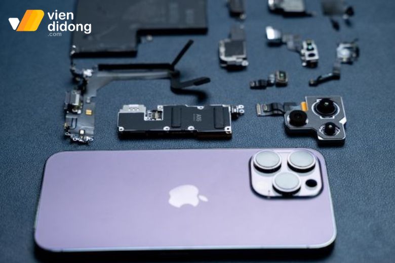 iPhone bị chai pin cần được thay pin chính hãng để đảm bảo an toàn