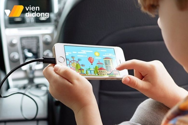 Thay pin điện thoại iPhone có làm mất chống nước không? 3 Hạn chế sử dụng điện thoại khi sạc để kéo dài tuổi thọ của pin