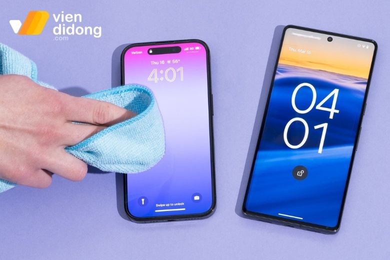 Thay pin điện thoại iPhone có làm mất chống nước không? 4 Khi điện thoại dính nước không được sấy nóng, nên lau khô bằng khăn mềm và để nơi thoáng