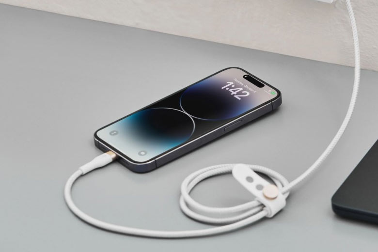 Hướng dẫn sửa lỗi iPhone 14 Pro Max sạc không vào pin chi tiết từ A-Z 1 iphone 14 pro max sạc không vào pin