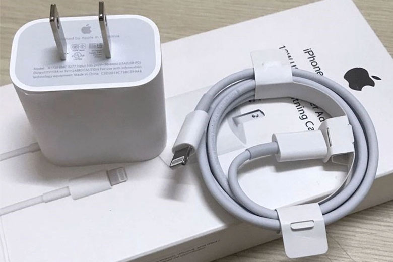 Sự thật về iPhone 14 Pro Max sạc qua đêm: Nên hay không? 2 iPhone 14 Pro Max sạc qua đêm