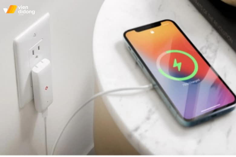iPhone 14 Pro, Pro Max sạc bao lâu đầy? Công suất tối ưu là bao nhiêu W? 2 iPhone 14 Pro Max sạc nhanh bao nhiêu W