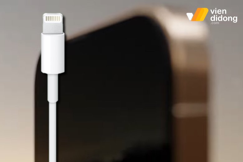 Chi tiết cách xử lý lỗi iPhone 14 sạc không vào pin tại nhà 2 iphone 14 sạc không vào pin