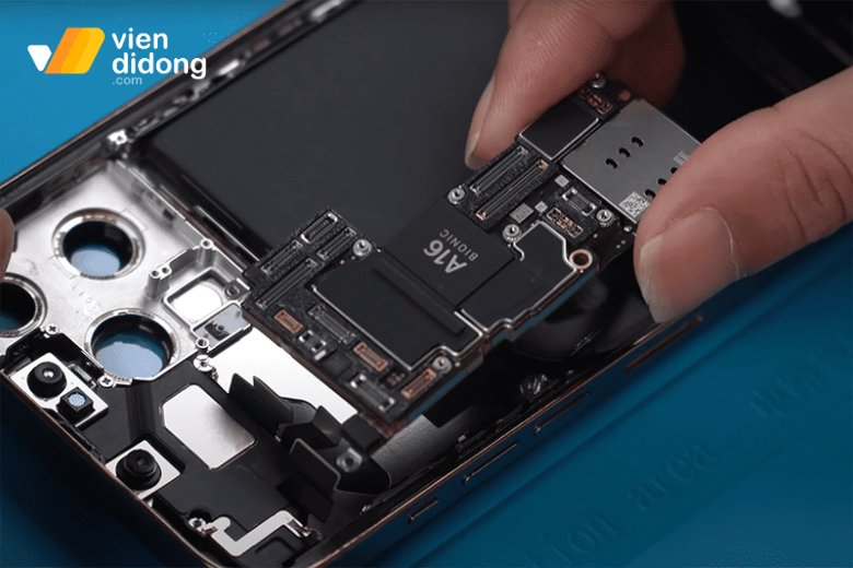 Chi tiết cách xử lý lỗi iPhone 14 sạc không vào pin tại nhà 6 iphone 14 sạc không vào pin