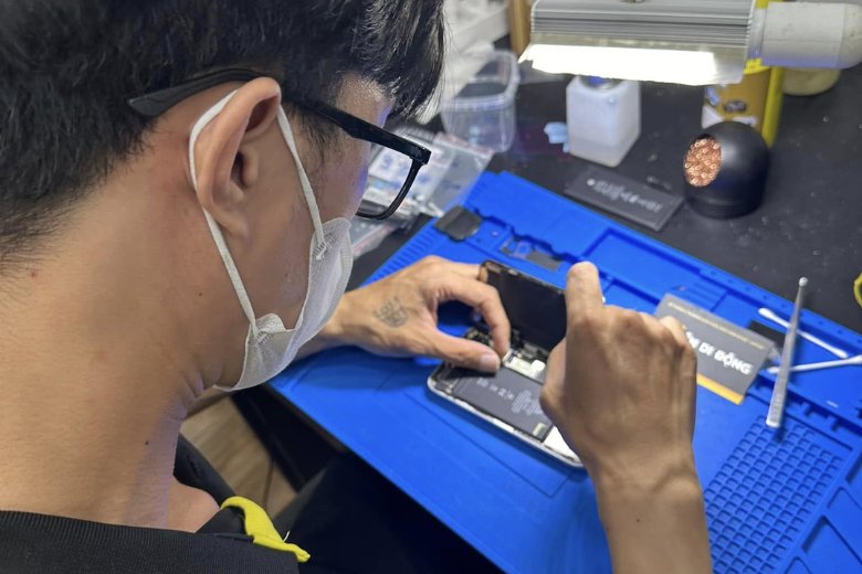 Chi tiết cách xử lý lỗi iPhone 14 sạc không vào pin tại nhà 7 iphone 14 sạc không vào pin