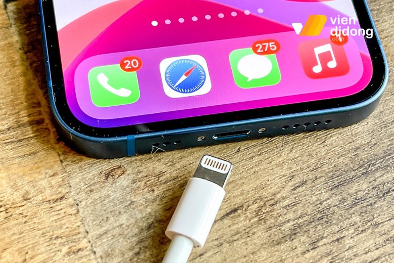 iPhone 14, 14 Plus dùng sạc gì? Mất bao lâu thì sạc đầy pin? 3 iPhone 14 sạc nhanh bao nhiêu W