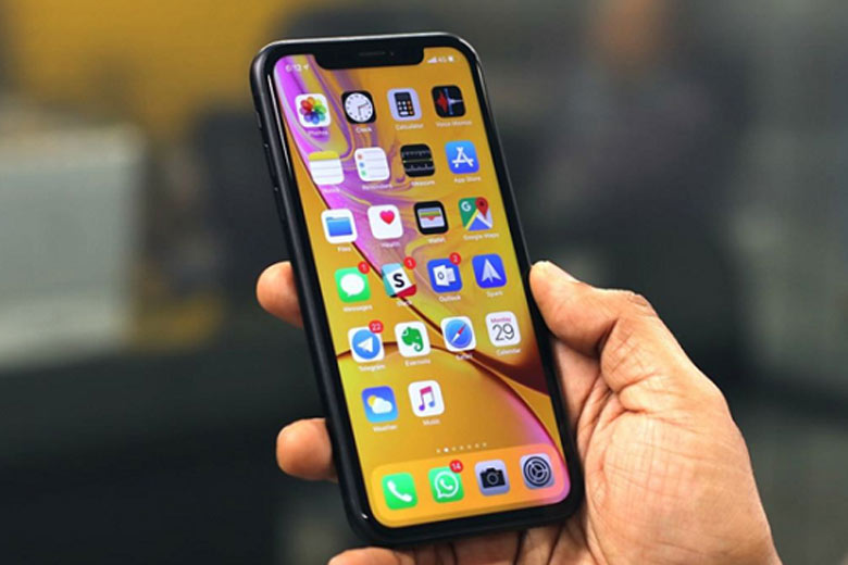 iPhone bị cong vênh màn hình do đâu? 3 iPhone bị cong vênh