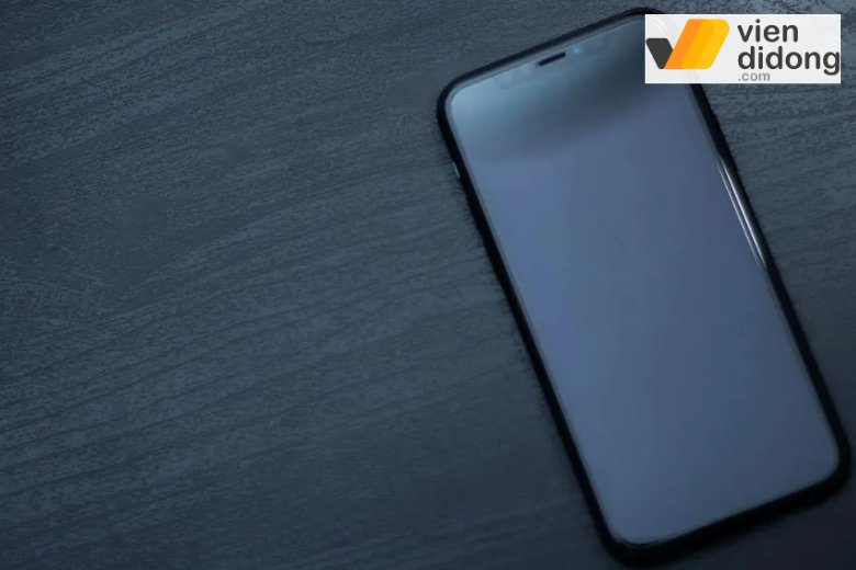 Màn hình iPhone bị đen nhưng vẫn có tiếng do đâu và xử lý như thế nào? 1 iphone bị đen màn hình mà vẫn có tiếng
