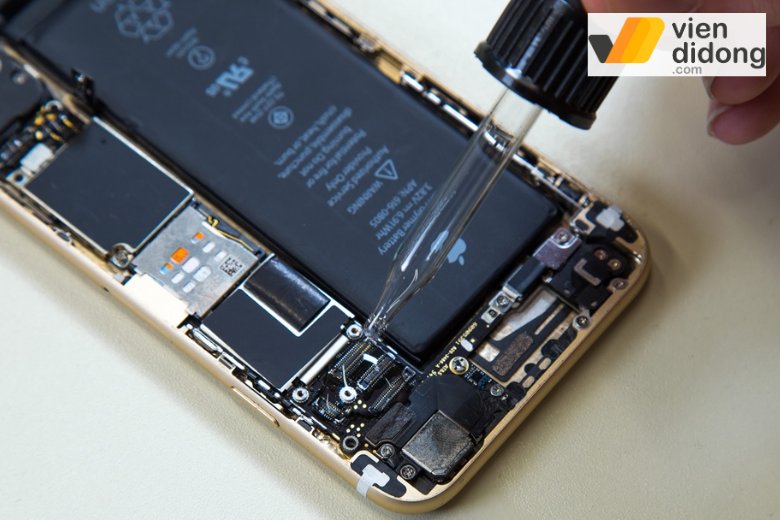 Màn hình iPhone bị đen nhưng vẫn có tiếng do đâu và xử lý như thế nào? 8 iphone bị đen màn hình mà vẫn có tiếng