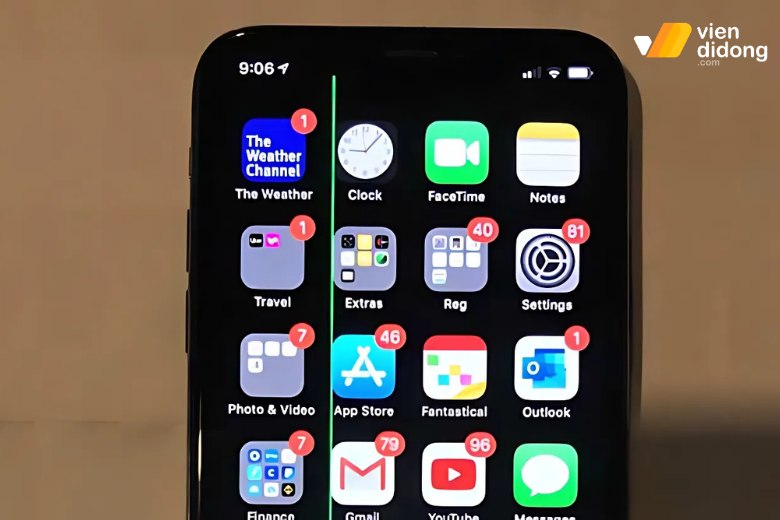 Màn hình iPhone bị sọc xanh lá, sọc xanh đứng là do đâu? 1 Màn hình iPhone bị sọc xanh