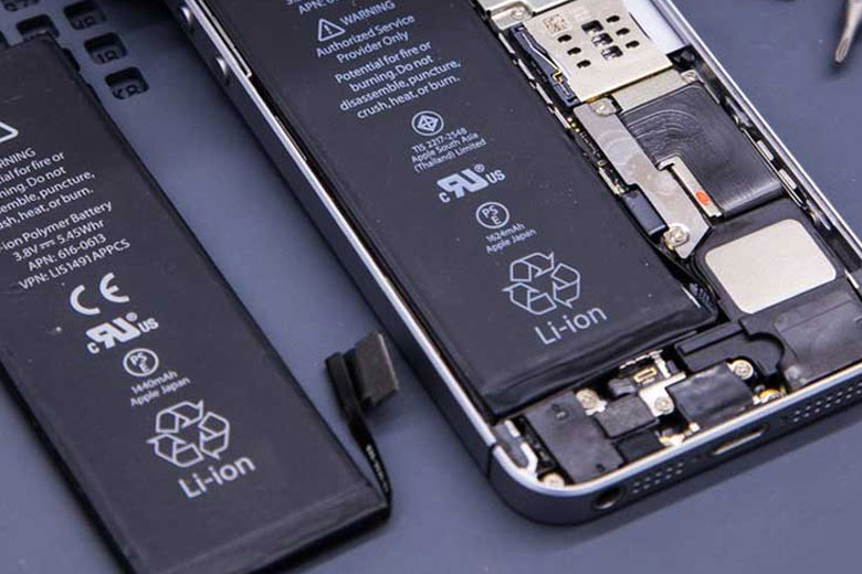 Thay pin iPhone quận 1 chính hãng giá rẻ chất lượng 1 Thay pin iPhone quận 1