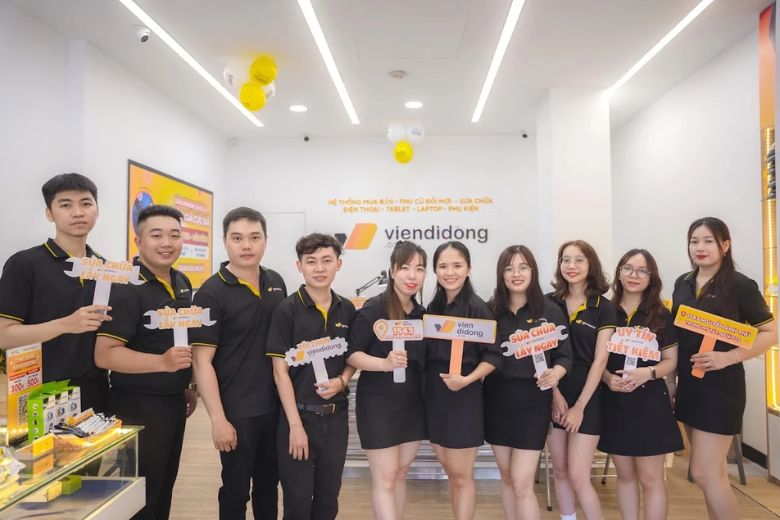 Dịch vụ thay pin iPhone quận 12 với đội ngũ nhân viên chuyên nghiệp, tận tâm