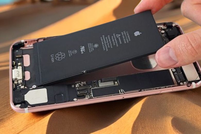 có nên giữ lại pin iPhone sau khi thay