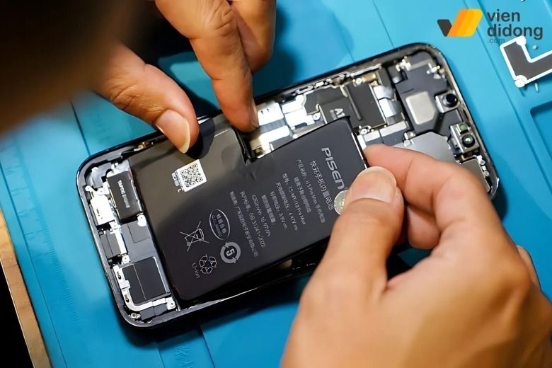 Khi nào nên thay pin iPhone 13 Mini để tránh rủi ro nặng hơn? 2 Khi nào cần thay pin iPhone 13 Mini