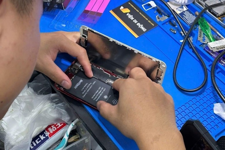 lỗi pin iPhone 13