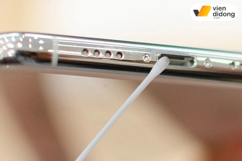 lỗi pin iPhone 13