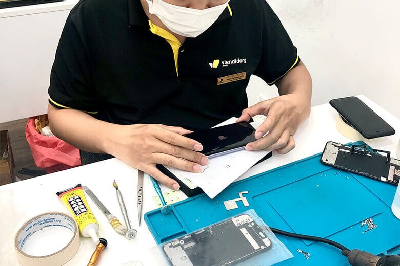 Lưu ý trước - sau khi thay màn hình iPhone 14 giúp máy bền, ổn định 3 lưu ý trước và sau khi thay màn hình iPhone 14