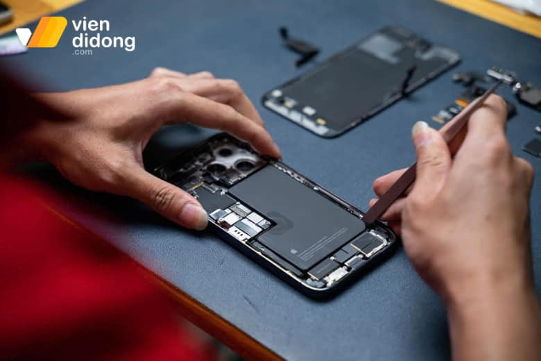 lưu ý trước và sau khi thay pin iPhone 13