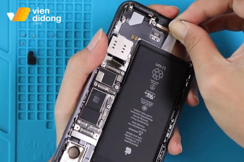 nên thay pin iPhone 13 không