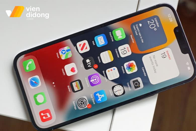 nên thay pin iPhone 13 không