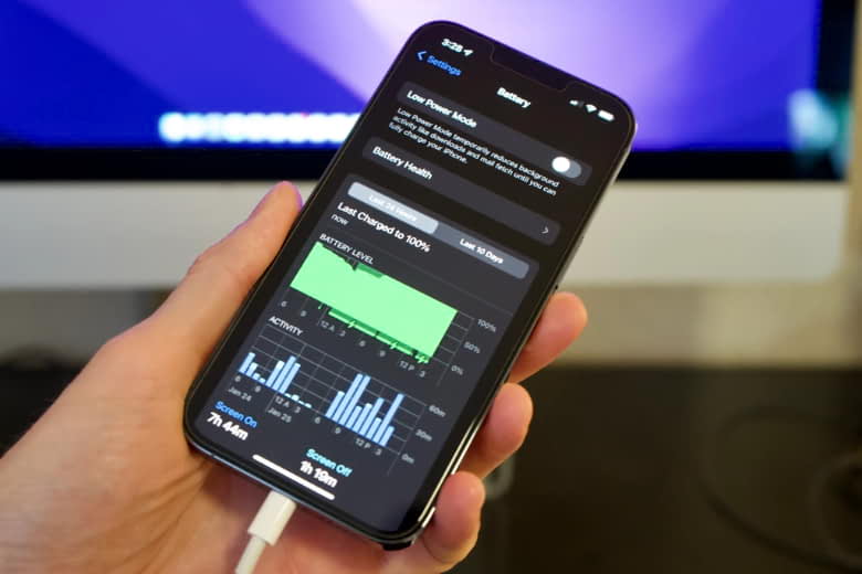 So sánh pin iPhone 14 Plus zin bóc máy và pin dung lượng cao: Nên chọn loại nào? 5 So sánh pin iPhone 14 Plus zin bóc máy và pin dung lượng cao