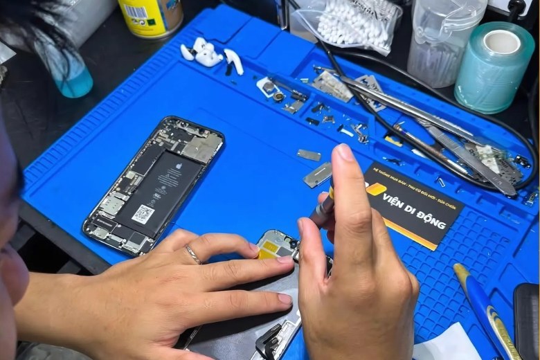 Thay pin iPhone 13 Pro loại nào