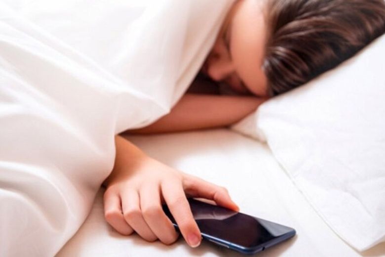 thói quen làm hỏng màn hình iPhone 14 Plus