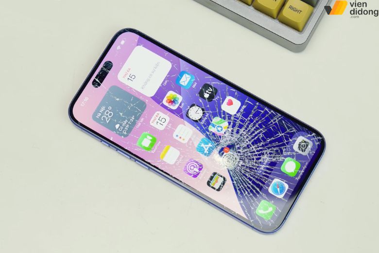 iPhone 17 Pro bị vỡ kính, sọc màn hoặc loạn cảm ứng cần thay màn hình