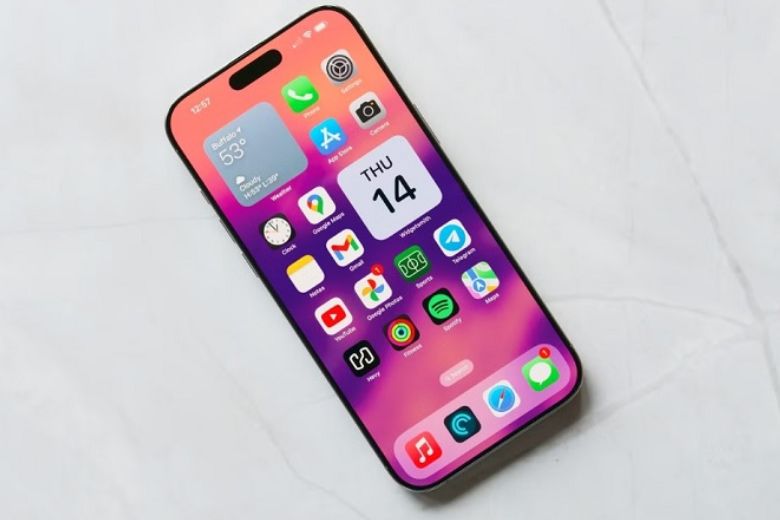 Thay màn hình iPhone 17 Pro Max 1 Màn hình iPhone 17 Pro Max OLED 6.9 inch giúp hiển thị sắc nét